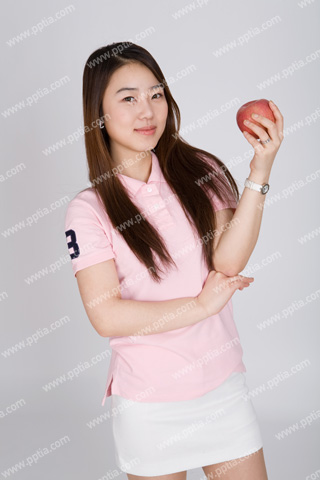 사과 들고 있는 여대생 이미지 미리보기