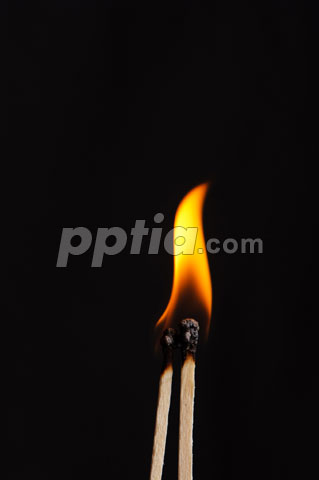 불에 타고 있는 성냥 이미지 미리보기