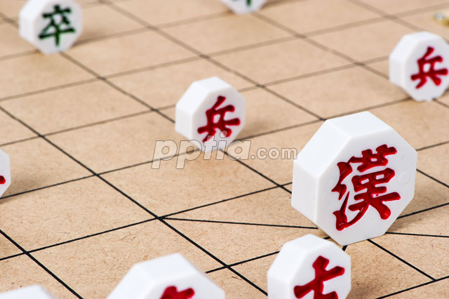 장기판 위에 장기알 이미지 미리보기