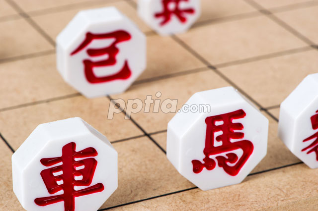 장기판 위에 장기알 이미지 미리보기