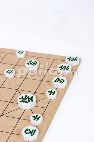장기판 위에 장기알 이미지 미리보기