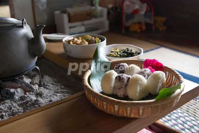 전통떡과 주전자 이미지 미리보기