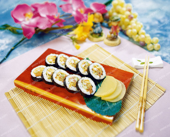 김밥 두줄과 나무젓가락 이미지 미리보기