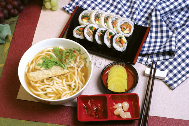김밥과 우동 이미지 미리보기