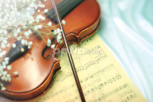 바이올린과 악보 이미지 미리보기