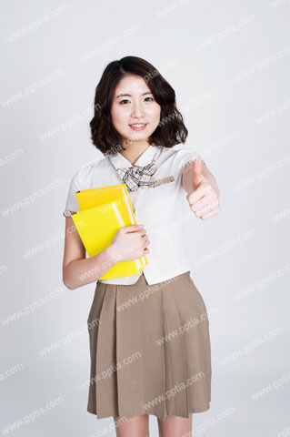 책 들고 있는 여학생 이미지 미리보기