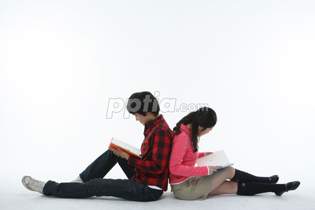 학생 커플 이미지 미리보기