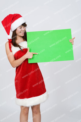 종이 들고 있는 여성 산타클로스 이미지 미리보기