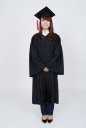 졸업식 의상 입고 있는 여성 템플릿